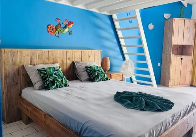 seru-coral-curacao-studio-divi-divi-slaapkamer