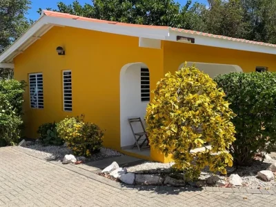 curacao-seru-coral- bungalow-prikichi-vooraanzicht curacao seru coral bungalow prikichi vooraanzicht