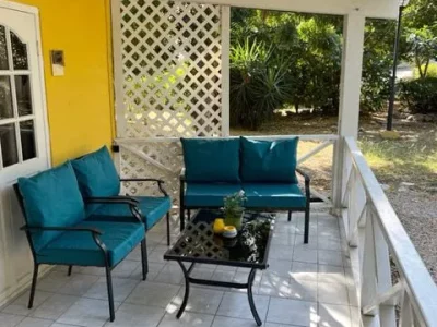 heerlijk_op_curacao_vakantiebungalow_veranda_tuin